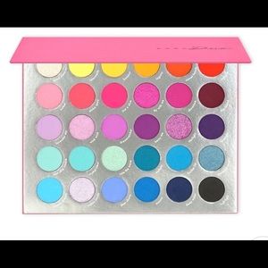 Makeup pallet